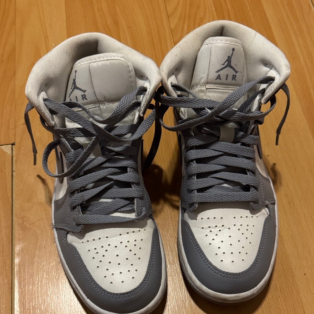 Jordan woman’s  Sneakers in Gray and White size 6.5